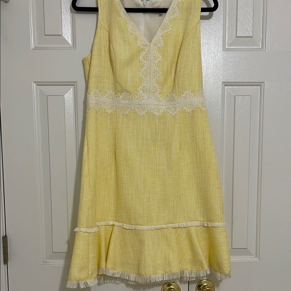 Nannette Dresses & Skirts - Nanette -Nanette Lenore Yellow Sleeveless Dress with Lace Trim size 8